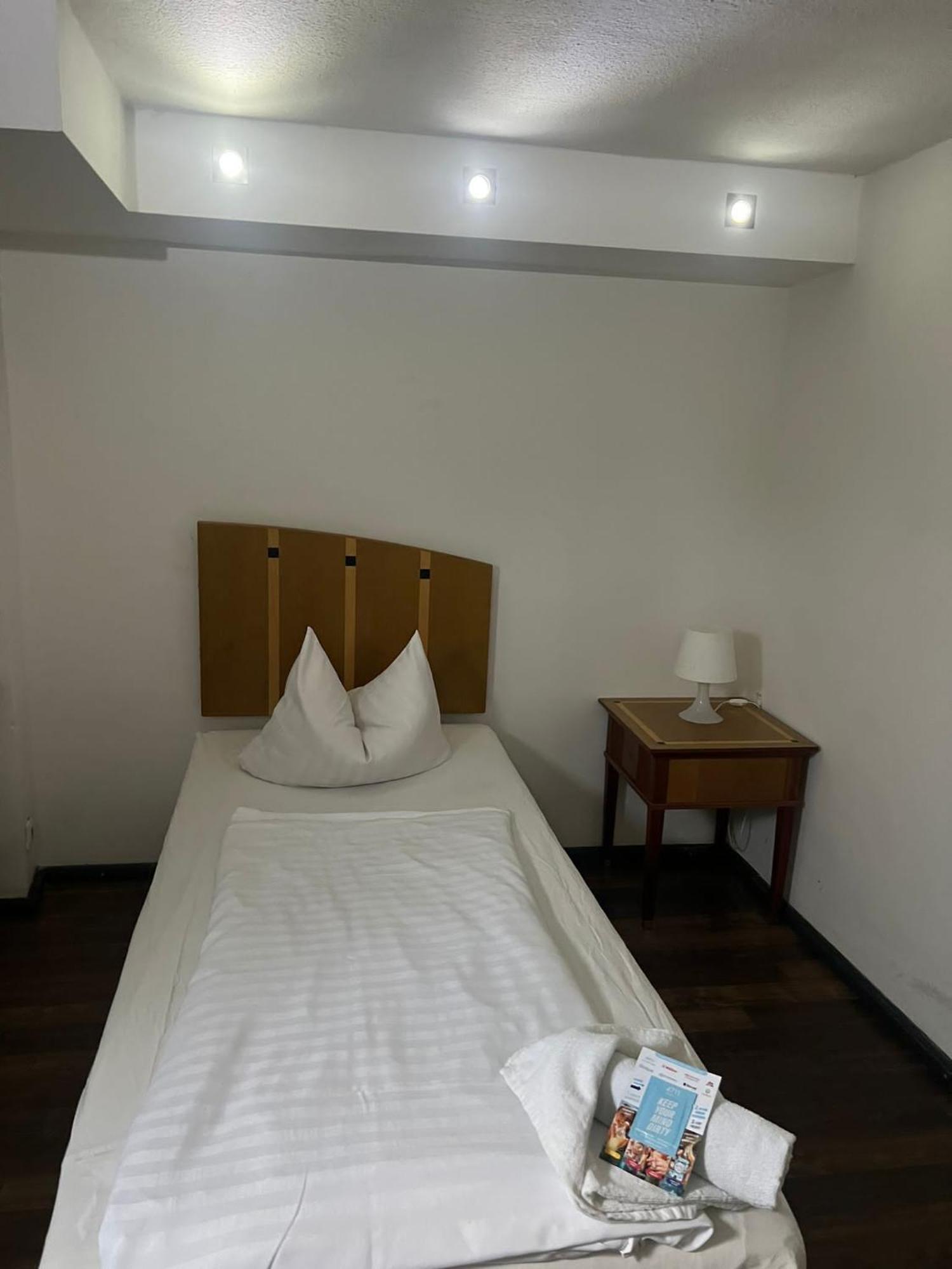 Gz Hostel Бонн Екстер'єр фото