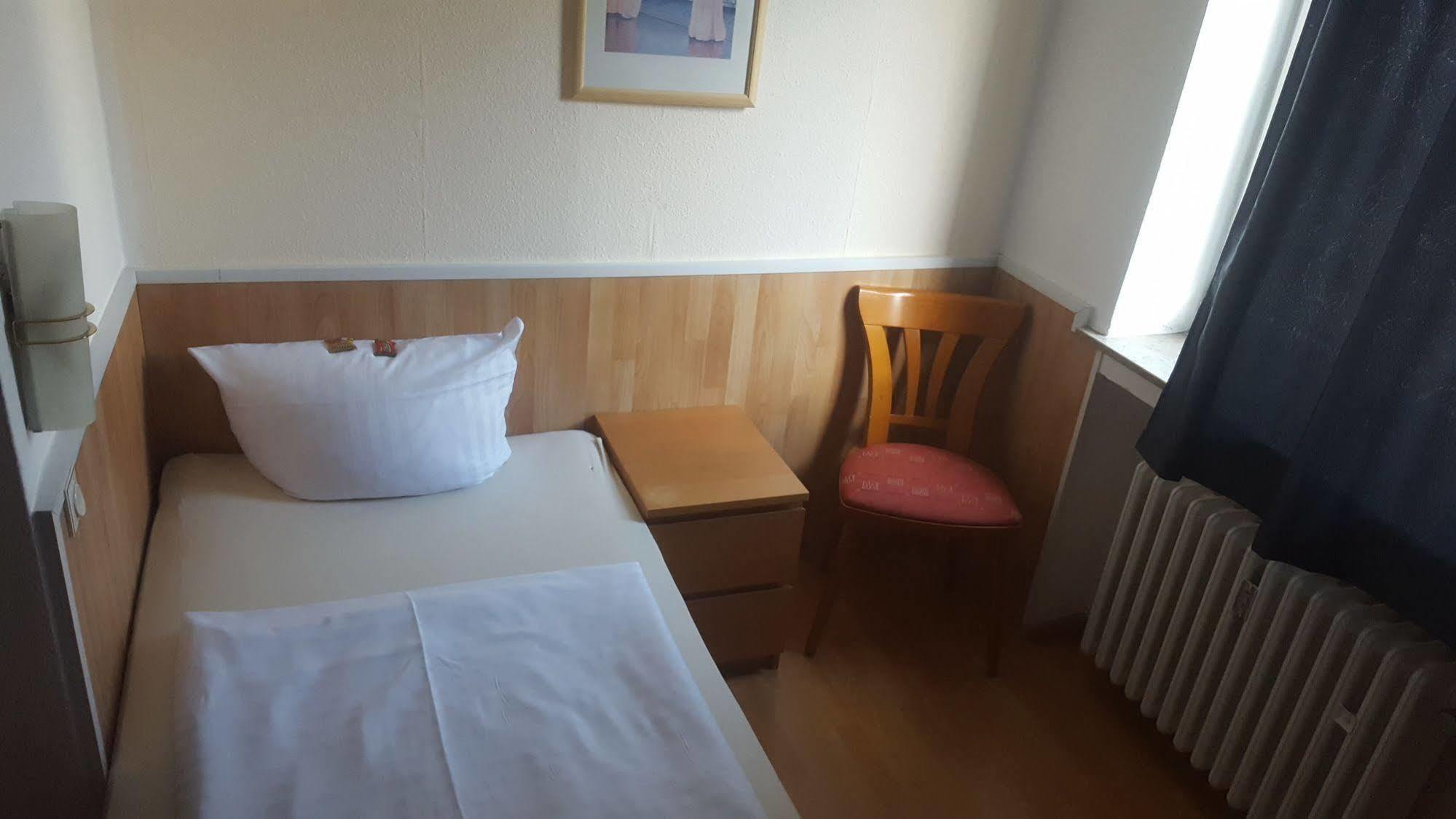 Gz Hostel Бонн Екстер'єр фото