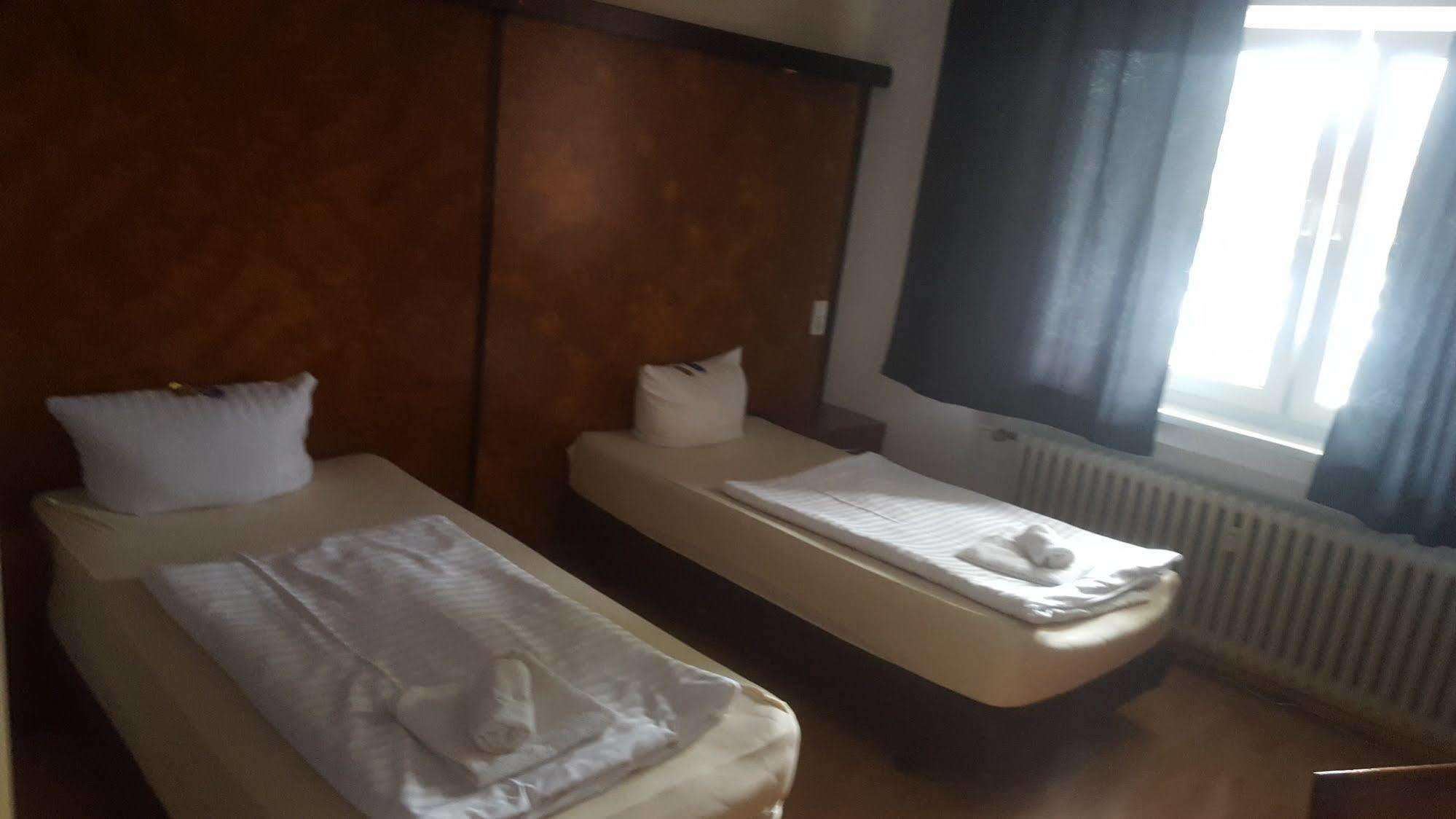 Gz Hostel Бонн Екстер'єр фото